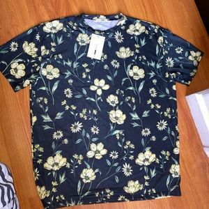 NWT FLORAL FASHIONNOVA MEN TSHIRT
